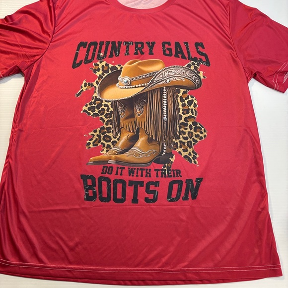 Tops - Red Country Gals Graphic T-Shirt
